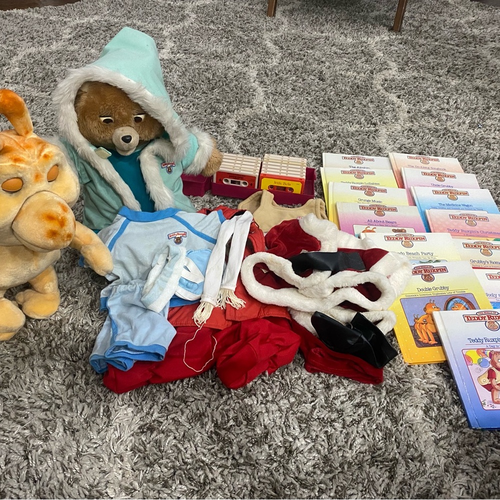 Teddy Ruxpin Plush and Outfit Set